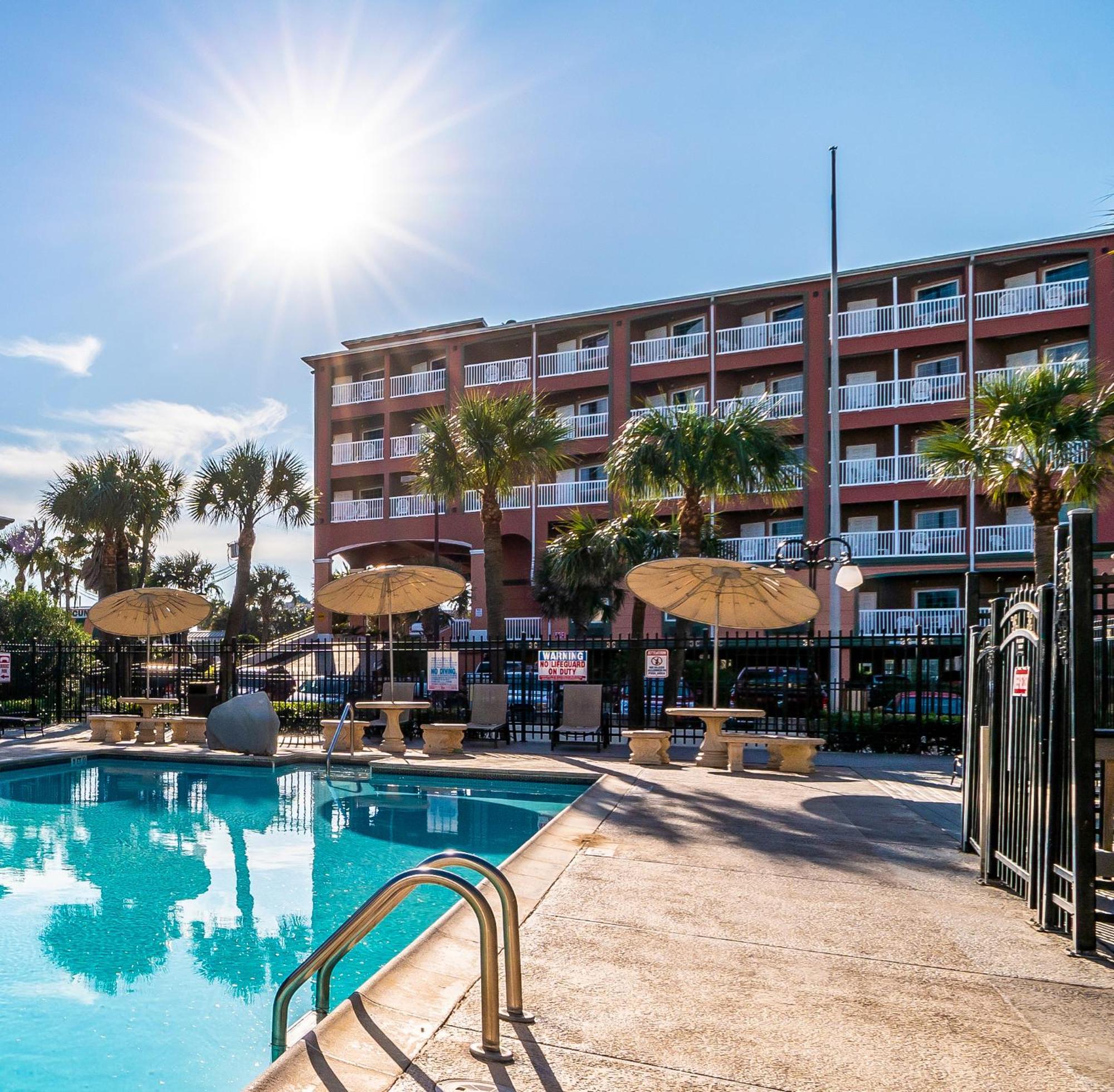 Quality Inn & Suites Galveston - Beachfront Exterior photo